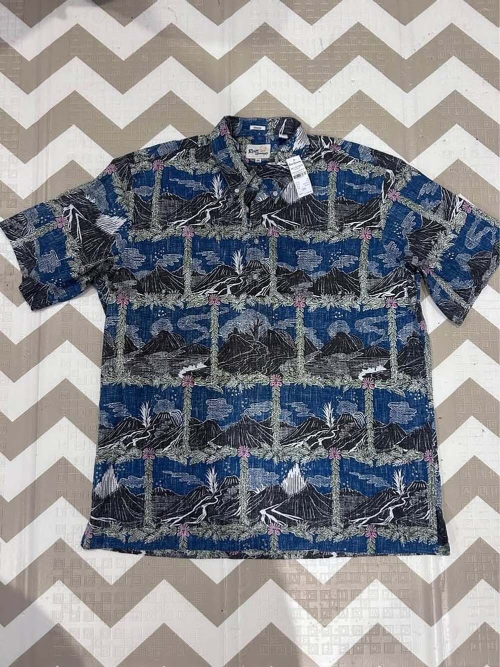 Reyn Spooner Button up Hawaiian Volcano Shirt Season 222